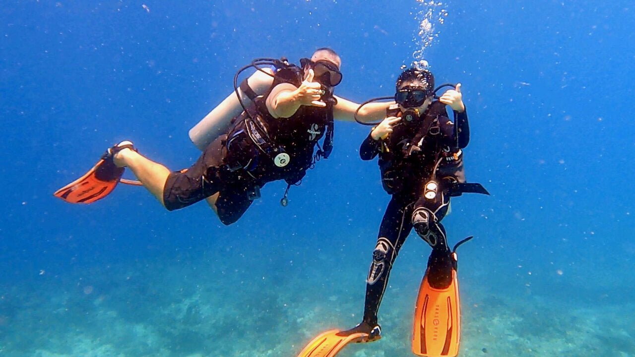 Pic2 Bubblemaker with Sierra Madre Divers Experienced Instructor img